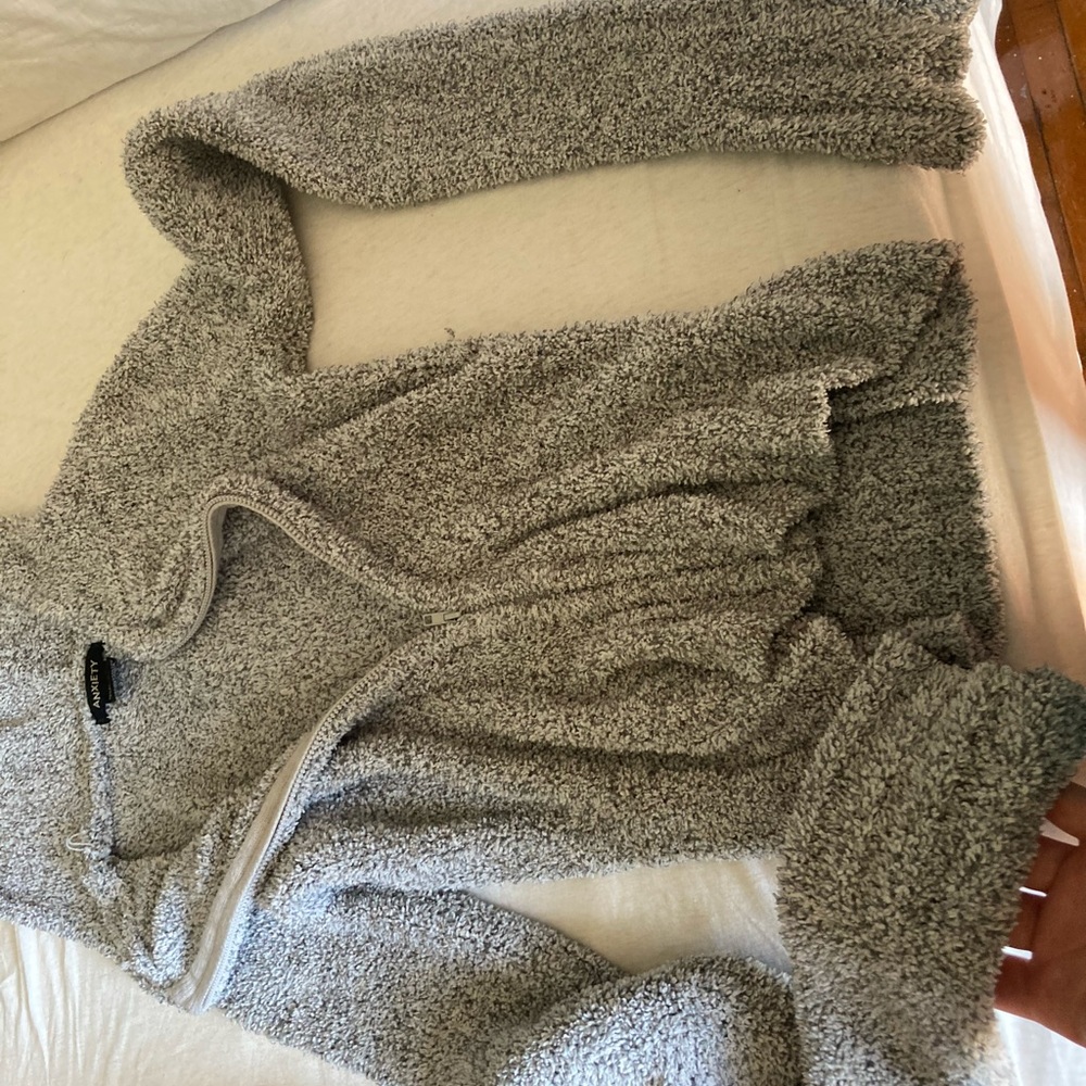 Women’s zip up jacket